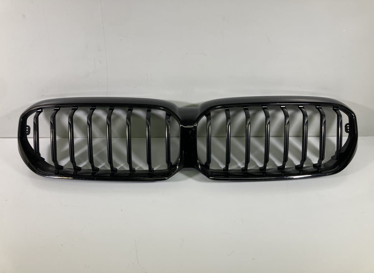 BMW 18517811 511318517811 Radiator Grille BMW 5 (G30, G31) (2016-2024)