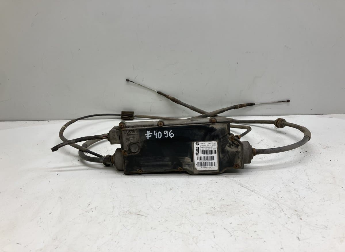 BMW 13665010 34436788556 P678855601 Parking brake motor / actuator BMW X5 (E70) (2007-2013)