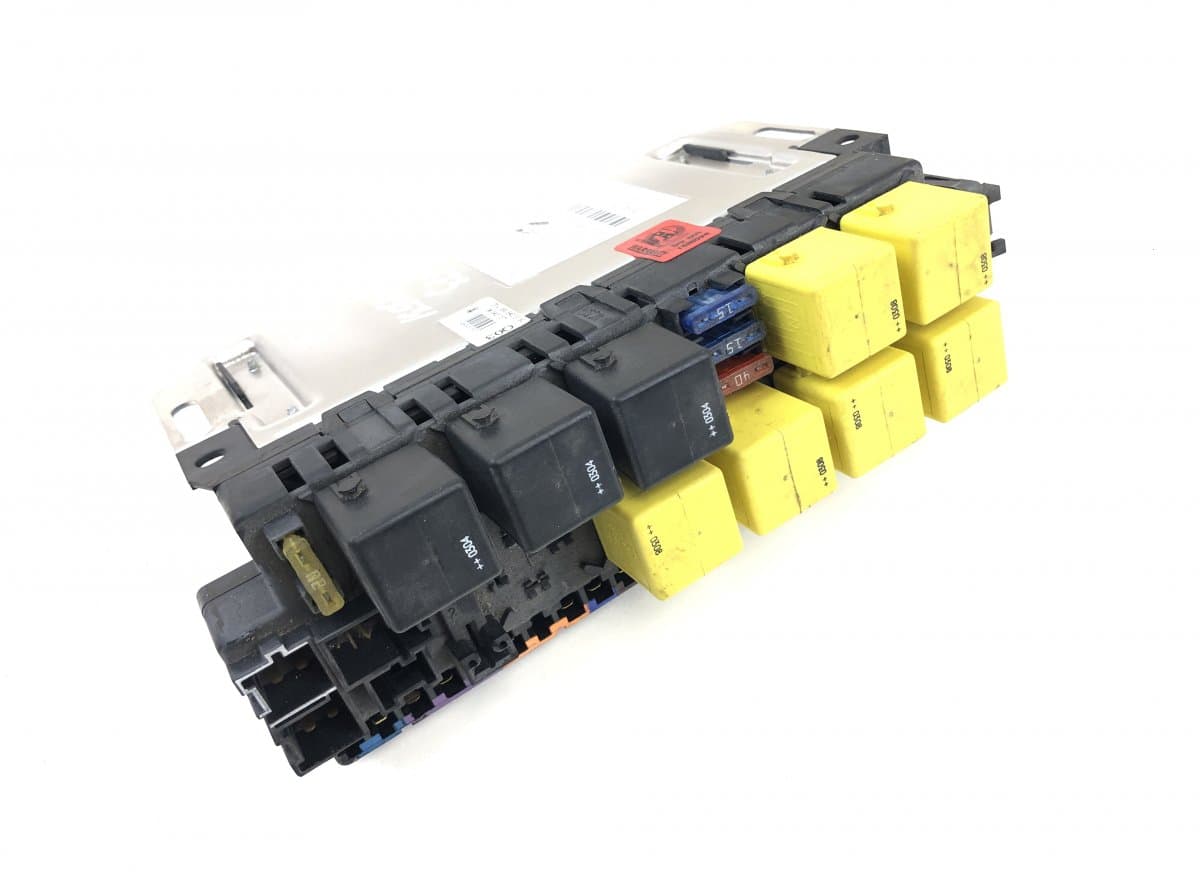 MERCEDES-BENZ 05045117 Fuse box MERCEDES-BENZ SL-CLASS (R230) (2001-2012)