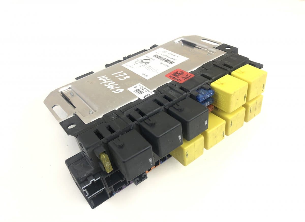 MERCEDES-BENZ 05045117 Fuse box MERCEDES-BENZ SL-CLASS (R230) (2001-2012)