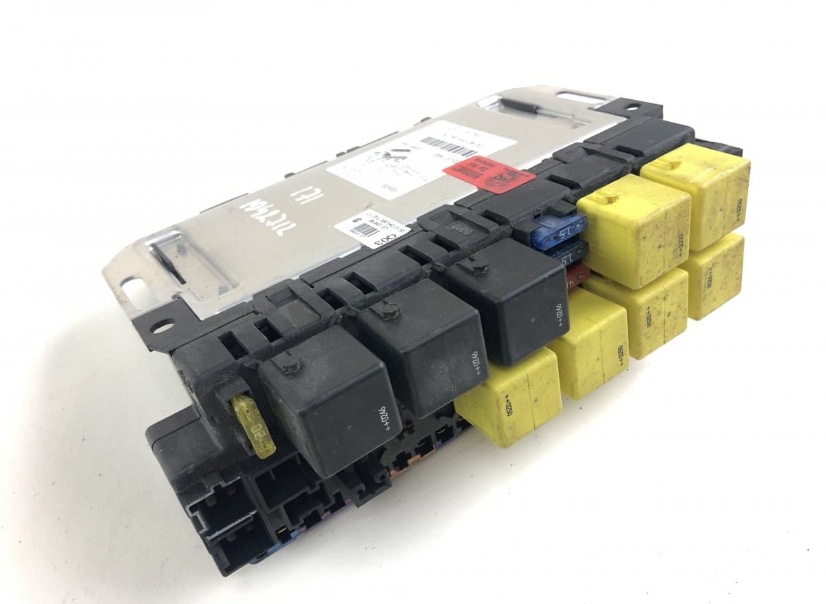 MERCEDES-BENZ 05045117 Fuse box MERCEDES-BENZ SL-CLASS (R230) (2001-2012)