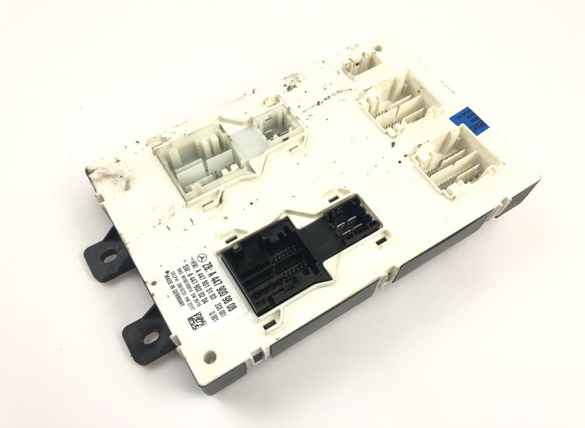 MERCEDES-BENZ 28509995 28507029 28610731 Fuse box MERCEDES-BENZ VITO / V-CLASS (W447) (2014-)