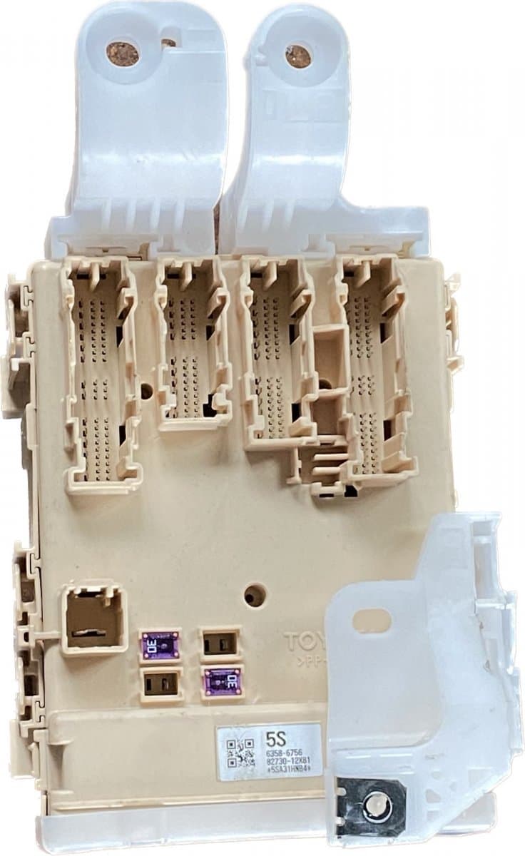TOYOTA Fuse box TOYOTA COROLLA XI (E170, E180) (2013-2018)
