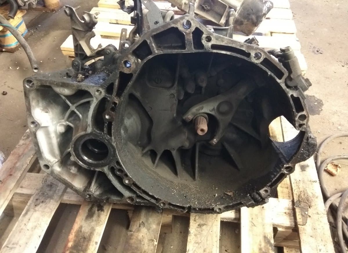 NISSAN Gearbox NISSAN X-TRAIL I (T30) (2001-2007)