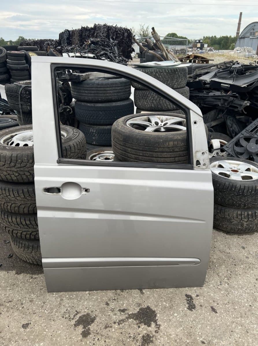 MERCEDES-BENZ Door Front Right MERCEDES-BENZ VITO / VIANO (W639) (2003-2014)