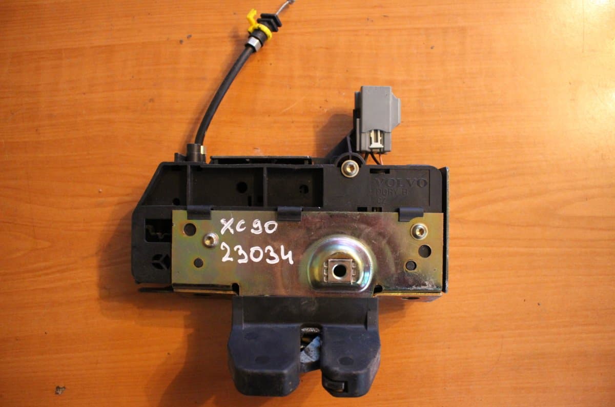 VOLVO 30649246 Bootlid / tailgate lock VOLVO XC90 I (2002-2014)