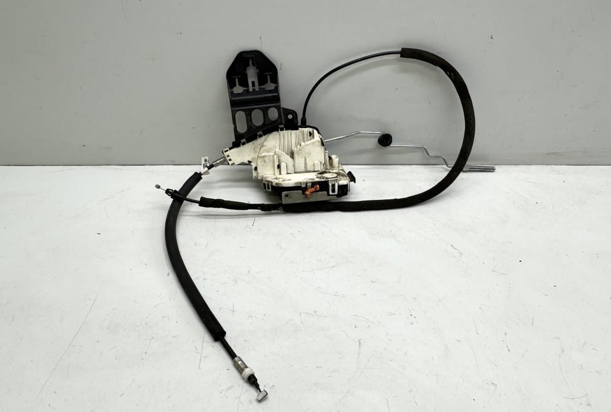 CHRYSLER P04589913AD 04589913AD 68058976AC Door Lock Front Left CHRYSLER 300C II (2010-2023)