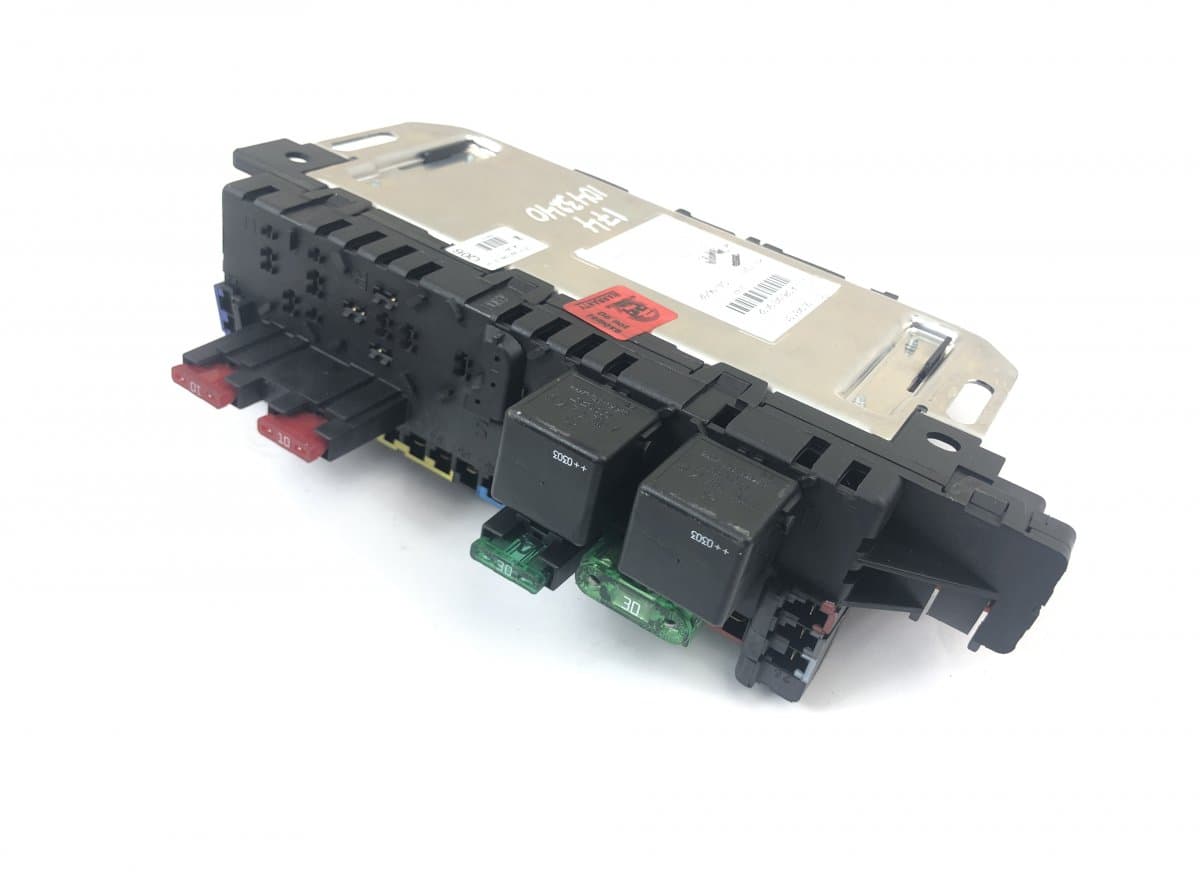 MERCEDES-BENZ 05045139 05045135 05045131 Fuse box MERCEDES-BENZ SL-CLASS (R230) (2001-2012)