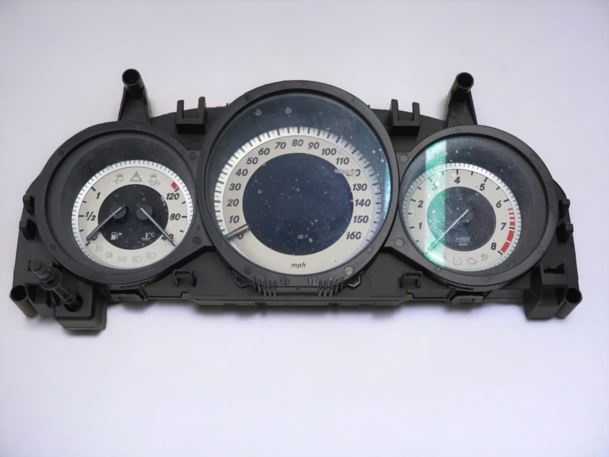 MERCEDES-BENZ A2049004409 A2049005313 Instrument Cluster MERCEDES-BENZ C-CLASS (W204) (2007-2013)