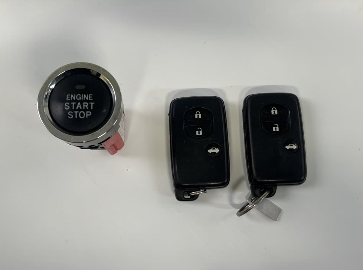 TOYOTA 8961102011 2842A-TMIMB1 MR39832008 START / STOP Switch TOYOTA AVENSIS (T270) (2009-2018)