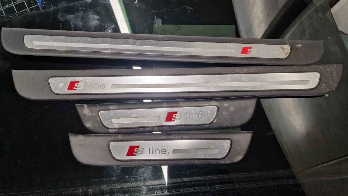 AUDI 4G8853373B 4G8853374B 4G8853375B 4G8853376B Scuff Plate Front Left AUDI A7 Sportback (4GA) (2010-2017)