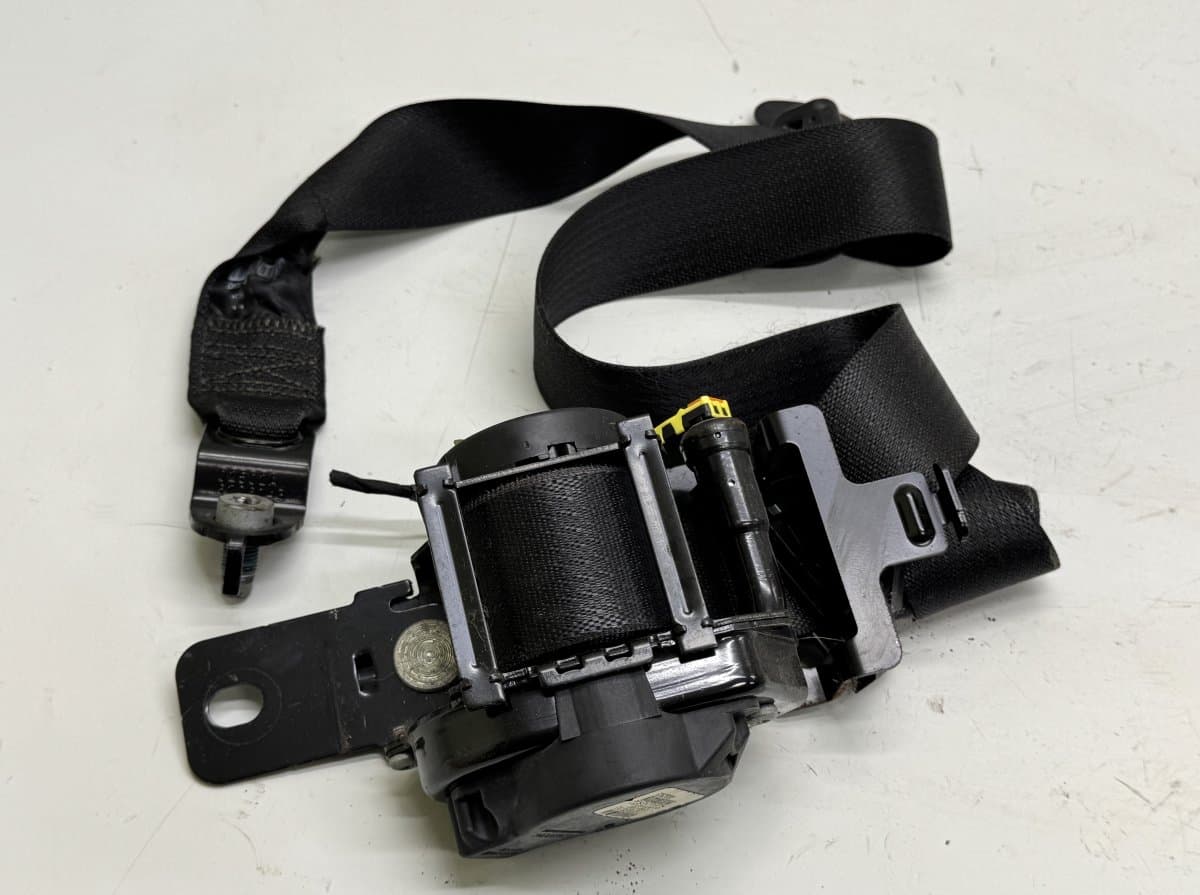 CHRYSLER 1HZ07DX9AC Seat Belt Front Left CHRYSLER 300C II (2010-2023)
