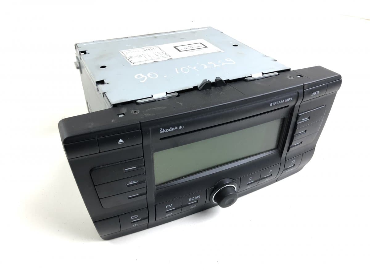 SKODA VP68BF18C815BA VP68BF-18C815-BA AAO600012X Radio SKODA OCTAVIA II (1Z) (2004-2013)