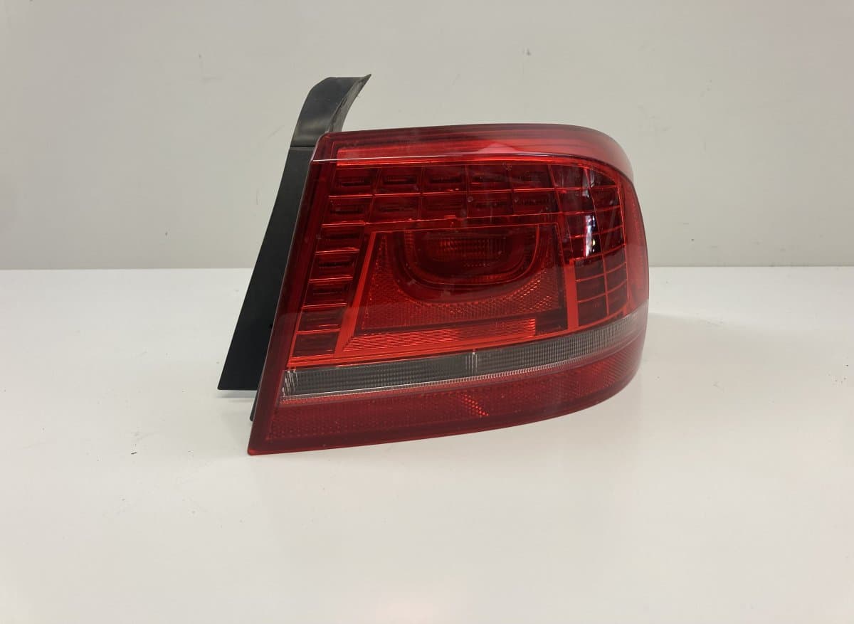 VW 3AE945208B 2SK01074402 3AE945208B Tail light, right VW PASSAT B7 / ALLTRACK (2010-2015)