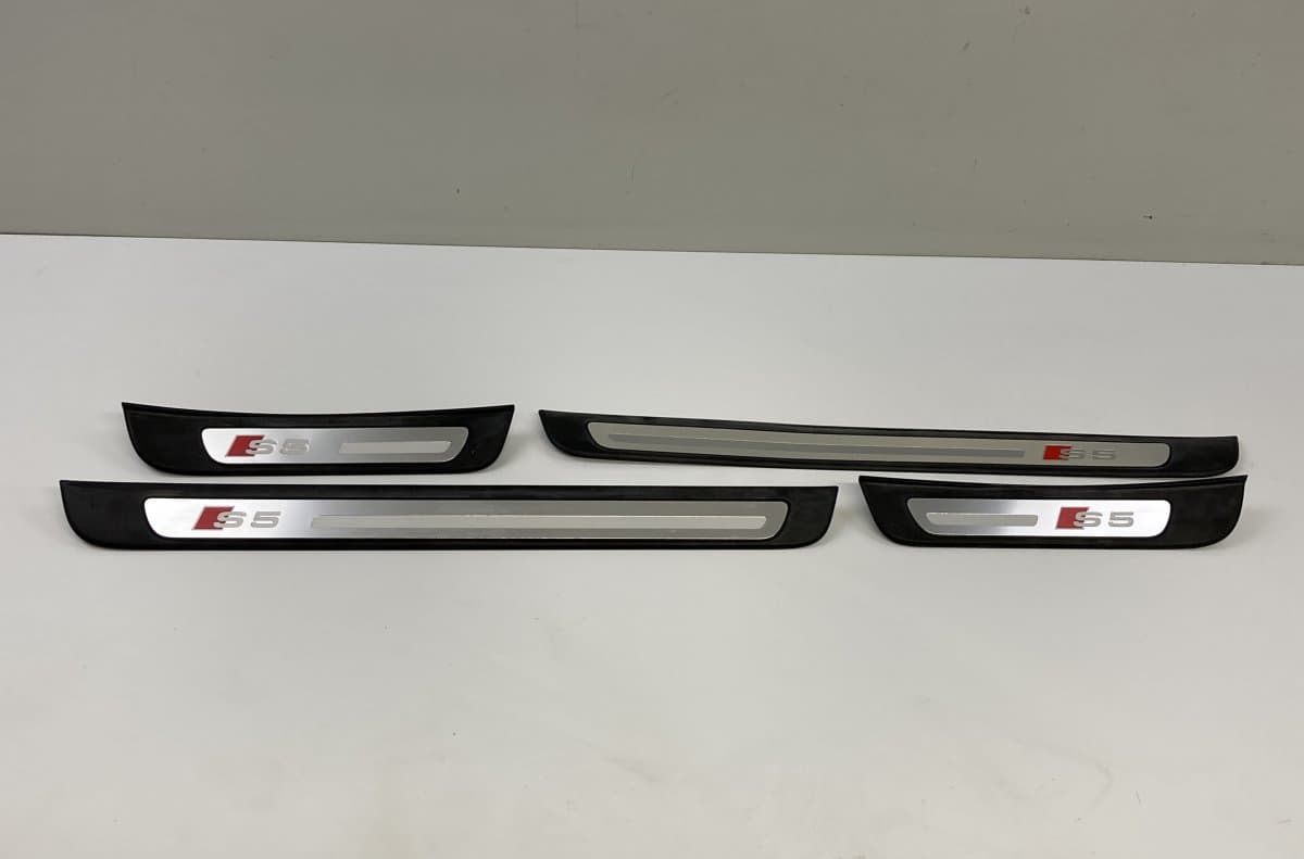AUDI 8T8853373A 8T8853375A 8T8853374A 8T8853376A Scuff Plate Front Right AUDI A5 (B8) (2007-2016)