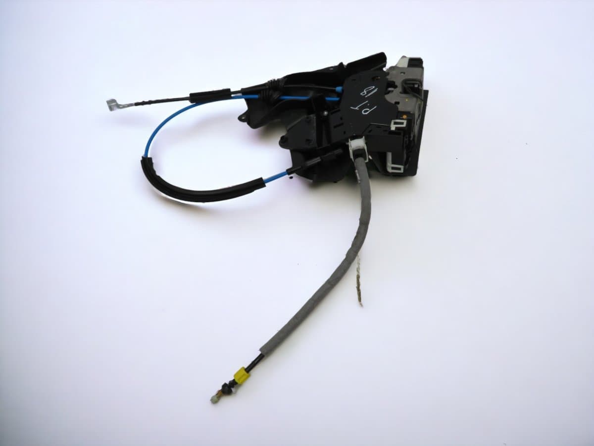 MERCEDES-BENZ A2047303635 A0997300635 Door Lock Rear Right MERCEDES-BENZ C-CLASS (W204) (2007-2013)