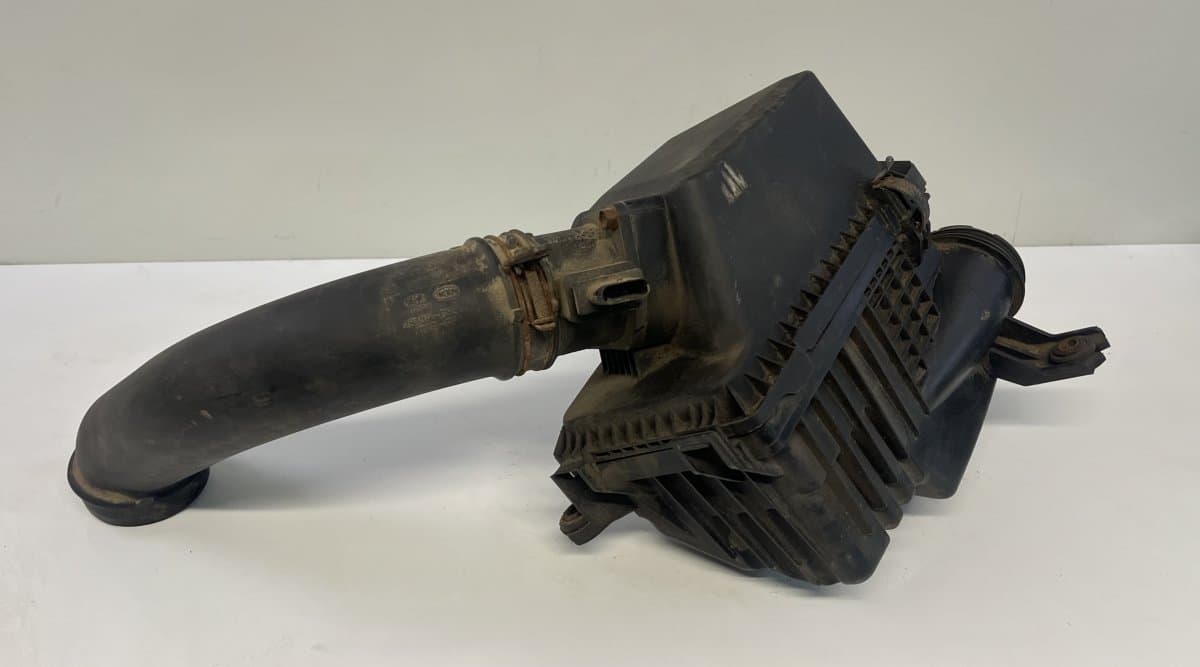 HYUNDAI 28112C8200 28111C8300 281642A500 Air Cleaner (filter box) HYUNDAI i20 II (GB) (2014-2020)