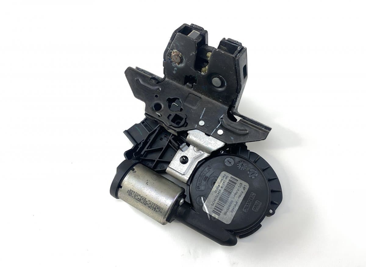 CADILLAC 13542450 Bootlid / tailgate lock CADILLAC ESCALADE (2014-)