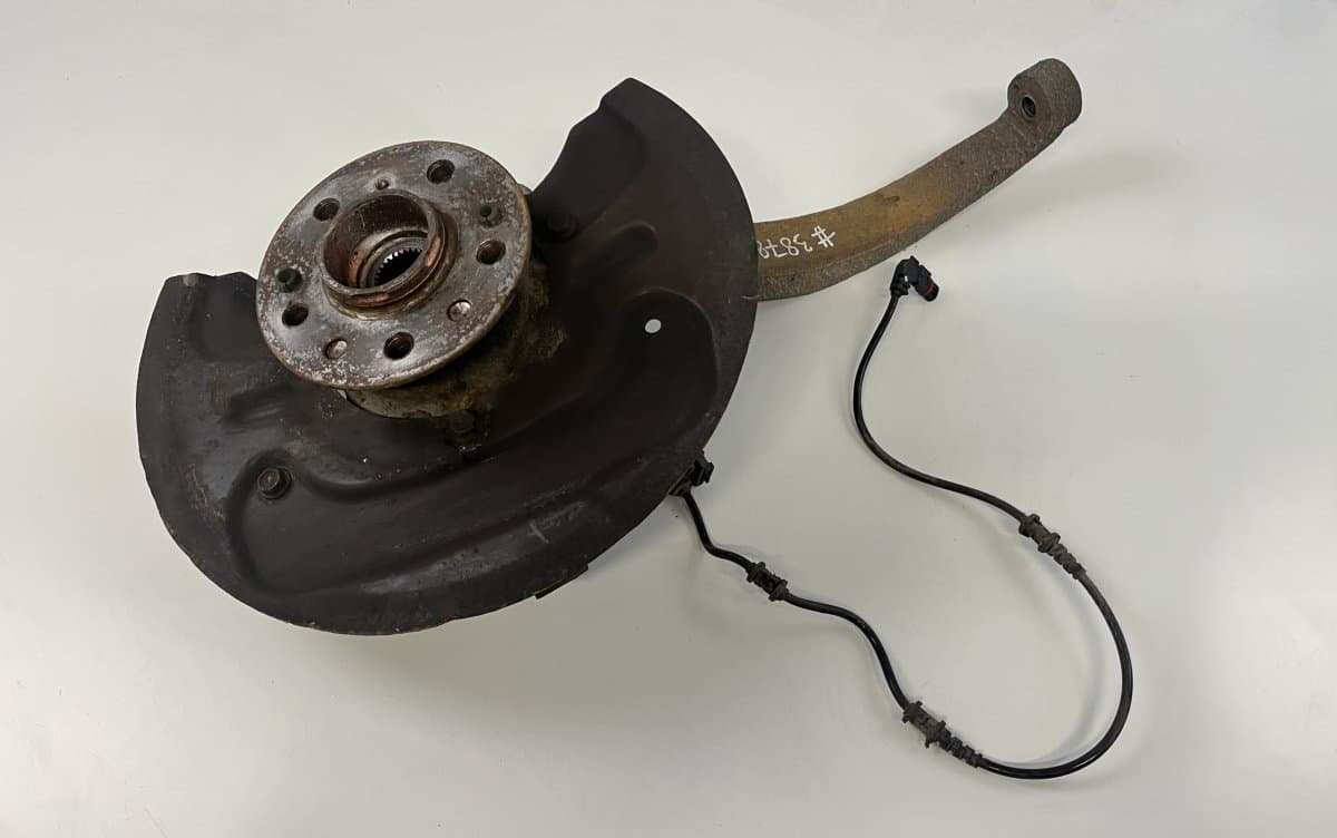 MERCEDES-BENZ A1643302220 A1643301420 Wheel bearing housing front right MERCEDES-BENZ ML-CLASS (W164) (2005-2011)