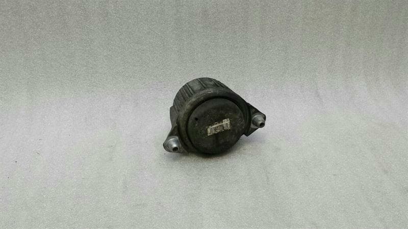 MERCEDES-BENZ Mercedes C Class W204 Left Engine Mount A2042400217 Engine Mount Left