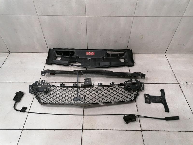 MERCEDES-BENZ Mercedes C Class W204 Front End Clip A2046200272 Lock Carrier Front Mask