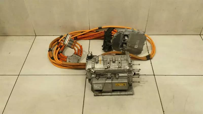 MERCEDES-BENZ Mercedes C300 W205 A2059000417 HYBRID DRIVE TRANSMISSION UNIT INVERTER