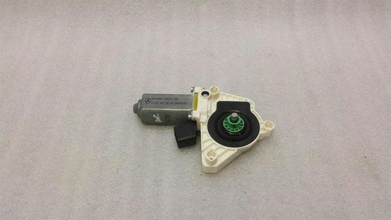 MERCEDES-BENZ Mercedes SLK R172 right door window motor A2078200642 window regulator motor right