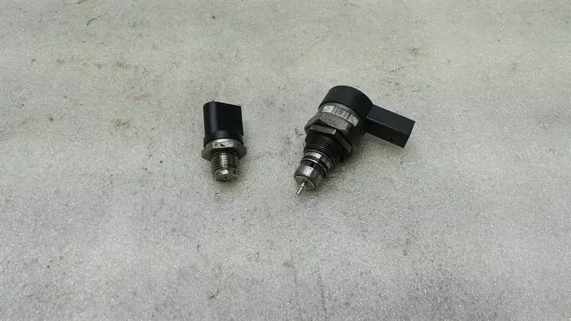 MERCEDES-BENZ Mercedes GLC X253 Fuel Pressure Sensor A0000705746 Rail Pressure Sensor Set OM651
