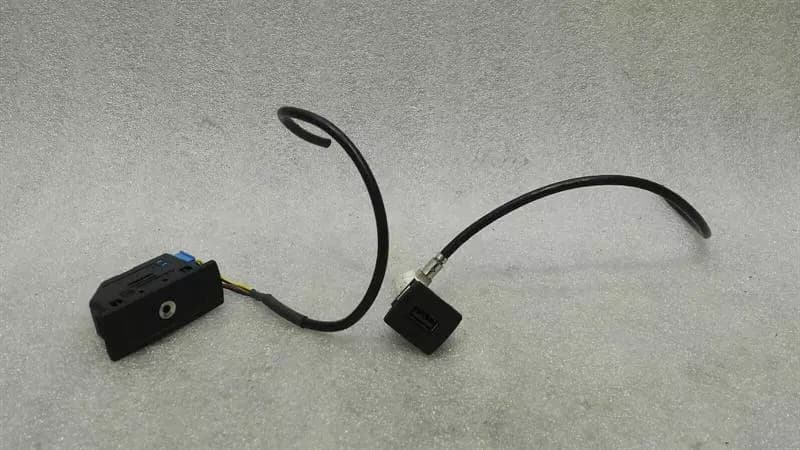 MERCEDES-BENZ Mercedes ML W166 Multimedia Input Set A2188200087 Control Unit Female AUX IN USB