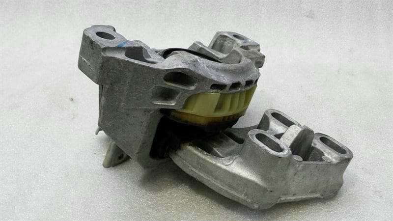 MERCEDES-BENZ Mercedes GLA X156 Gearbox Mount A2462400617 Gearbox Mount