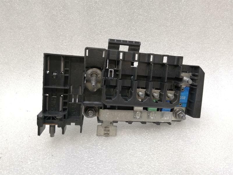 MERCEDES-BENZ Mercedes A Class W176 Fuse Box A2465401950 Fuse Box