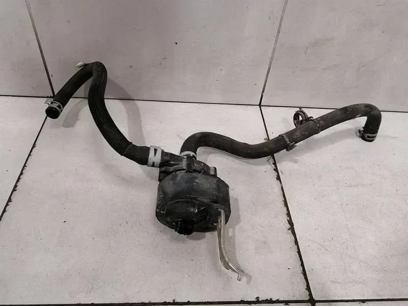 TESLA Tesla Model X P100D Additional Cooling Pump 1037328-00-F Coolant Pump Pump