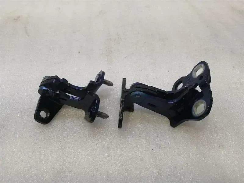 TESLA Tesla Model 3 Rear Right Door Hinge 6009555-00-F Rear Right Door Hinge