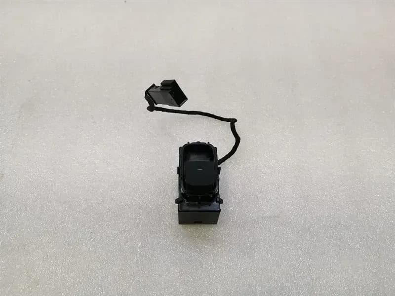 TESLA Tesla Model 3 Window Switch 1081038-02-F Switch