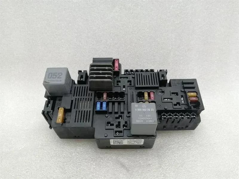 MERCEDES-BENZ MERCEDES EQC400 EQC N293 FUSE BOX A2139065706 FUSE BOX RELAY UNIT