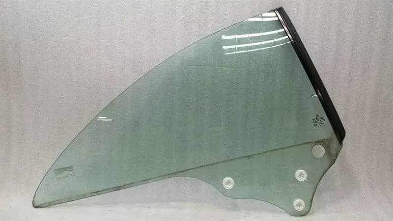 MERCEDES-BENZ Mercedes CLK W209 right rear 1/4 glass A2096700210 door window 1/4 rear right