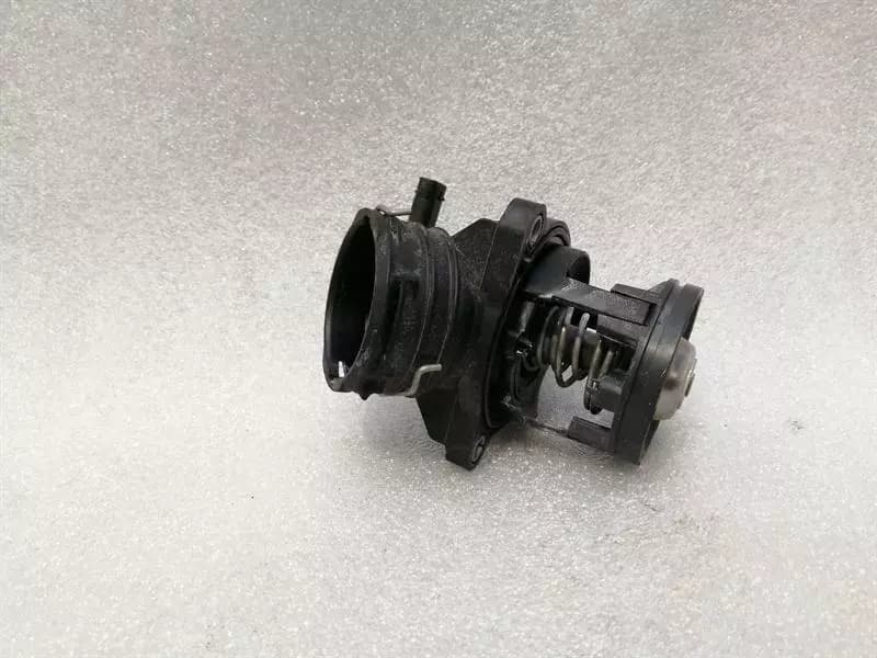 MERCEDES-BENZ Mercedes C Class W205 C43 AMG Thermostat Housing A2762000315 THERMOSTAT HOUSING