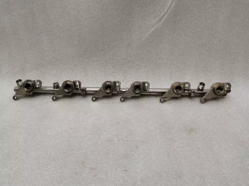 MERCEDES-BENZ MERCEDES W205 C43 AMG Fuel Rail A2760700500 Fuel Injection Moulding Pipe Manifold M276