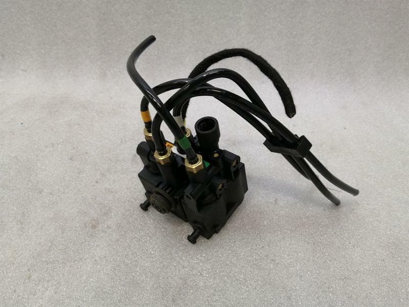 LAND ROVER LAND ROVER Range Rover Sport L494 Air Suspension Valve CPLA-5B710-BB Valve Block