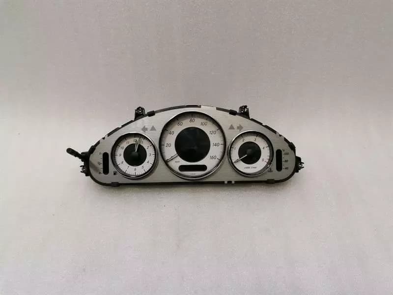 Mercedes CLS W219 Instrument Cluster A2195401047 Speedometer MPH Diesel MOP