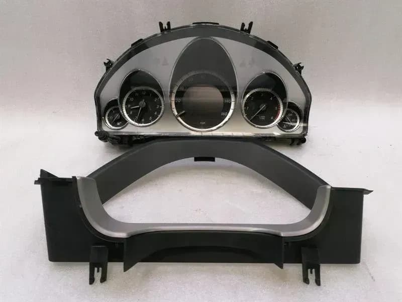 MERCEDES-BENZ Mercedes E Class W212 Instrument Cluster A2129006003 Speedometer MPH UK DIESEL