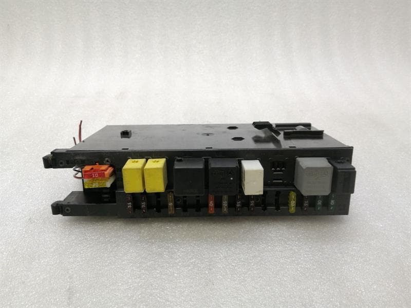 MERCEDES-BENZ Mercedes CLK W209 Fuse Box A2035453801 Fuse Box SAM