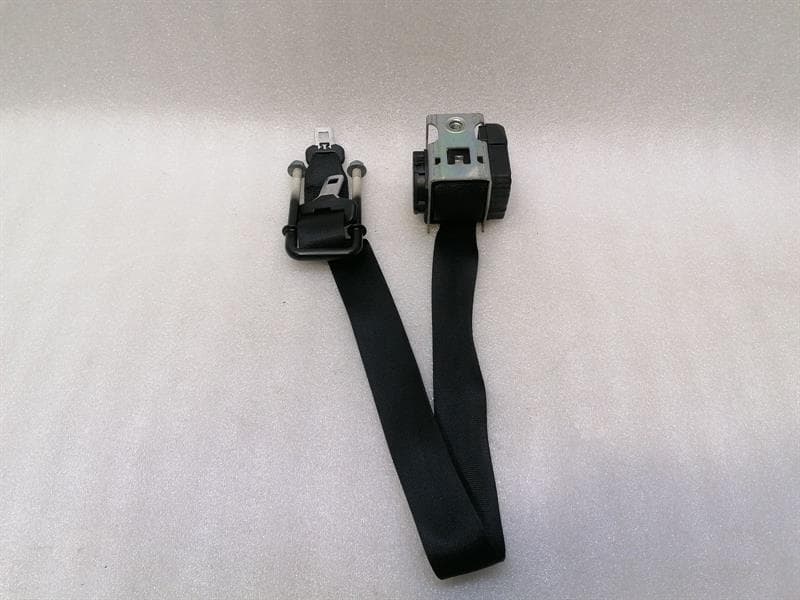 MERCEDES-BENZ Mercedes G-Car W463 rear seat belt A4638605085 seat belt rear centre