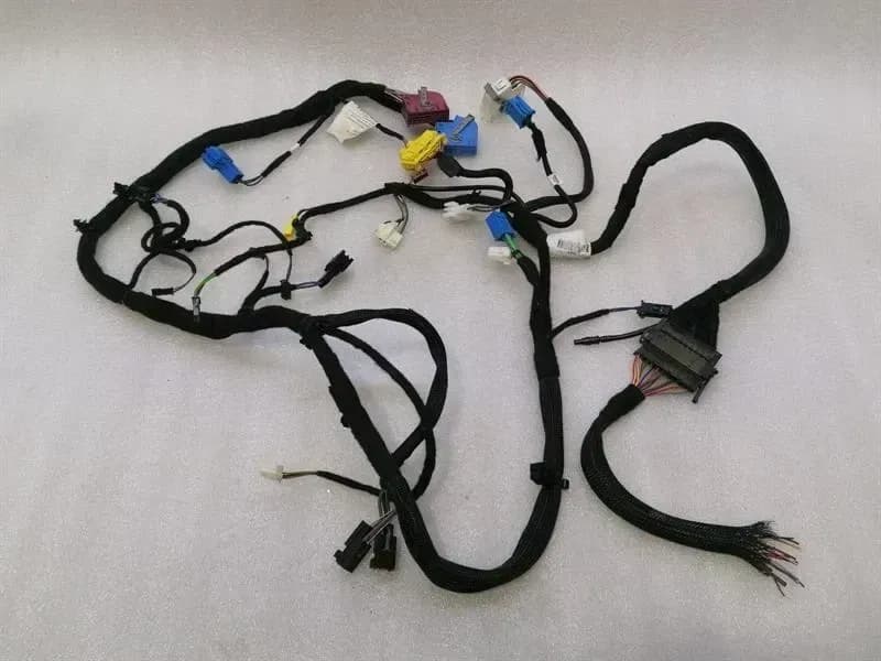 MERCEDES-BENZ Mercedes G-Wagen W463 Right Seat Wiring Loom A4638200231 Right Seat Wiring Harness