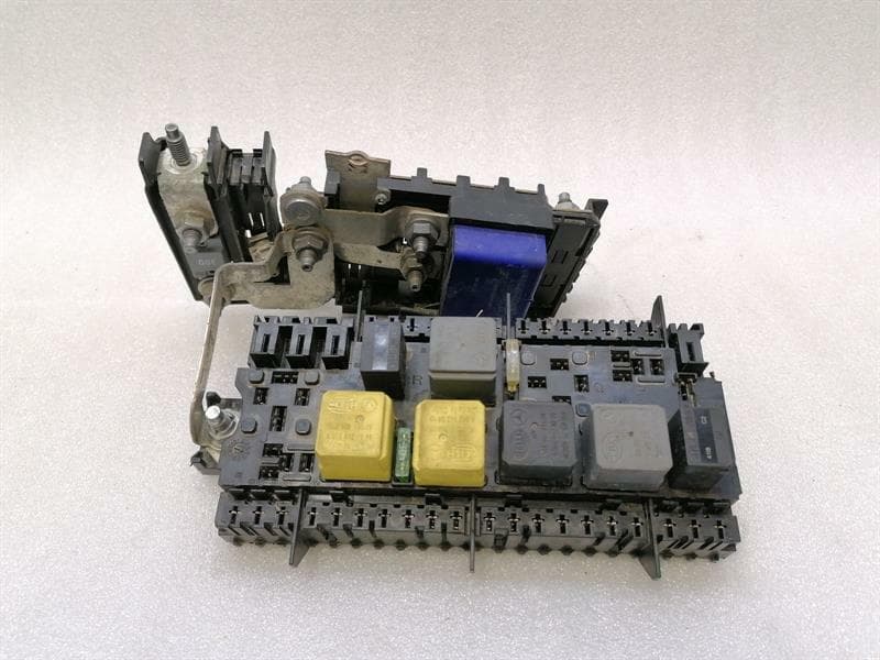 MERCEDES-BENZ Mercedes GLS 350D Fuse Box A2469060093 Fuse Box