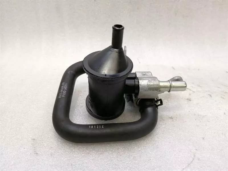 ASTON MARTIN Aston Martin Vantage V8 Oil Separator 6G33-6B673-AB Separator Bracket