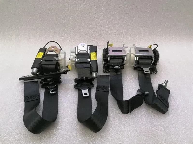 MASERATI Maserati Granturismo M145 seat belt set 800865900 set of 4 seat belt set