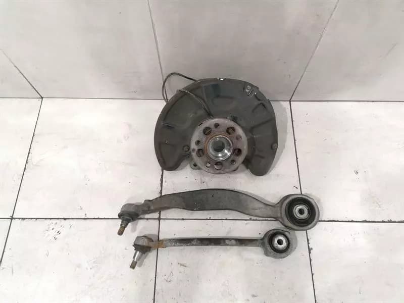 MERCEDES-BENZ Mercedes CLS W218 Right Front Hub A2183320801 Wheel Bearing Housing Front Re 4-MATIC
