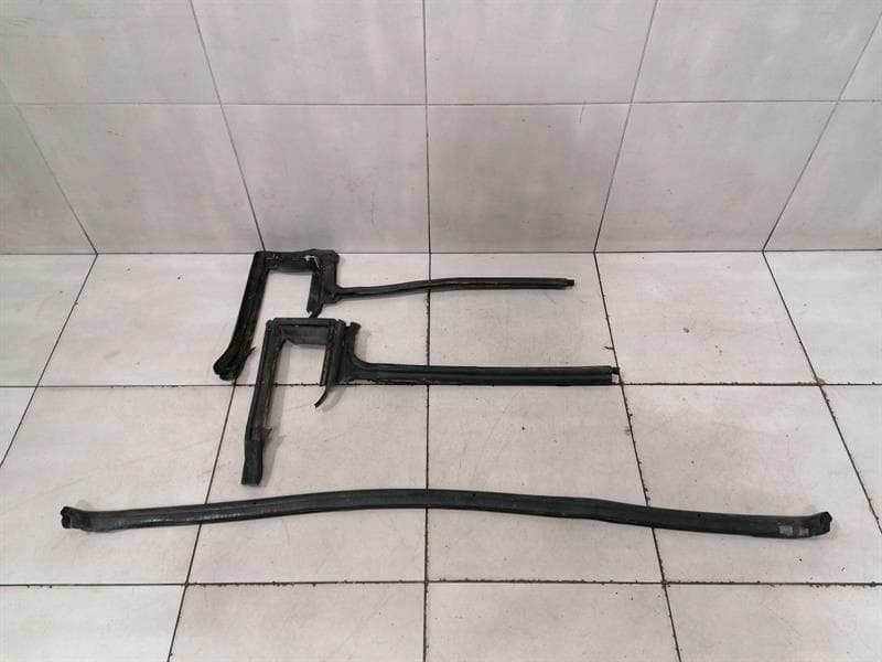 FERRARI Ferrari 458 F142 Spider Seal 84163210 LH + RH Gaskets
