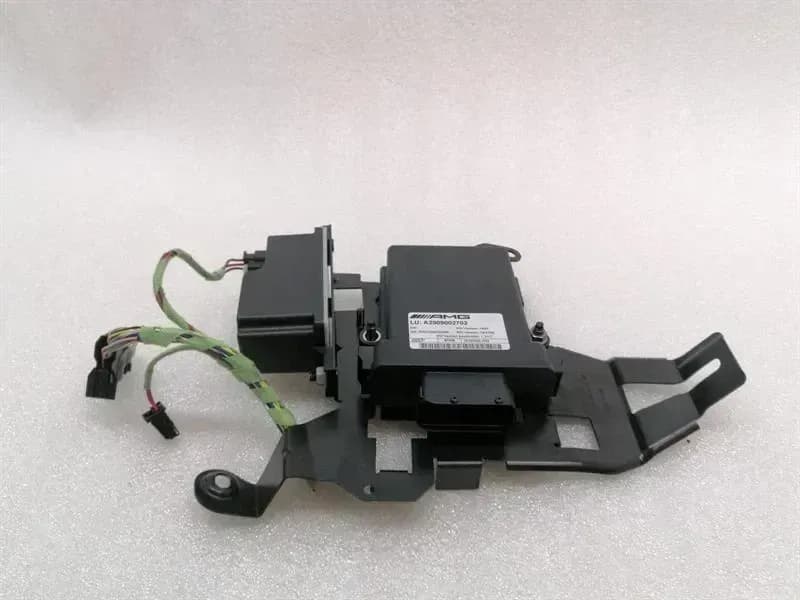 Mercedes C Class W205 AMG Electronic Module A2909002702 ECU AMG
